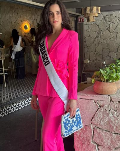 Fátima con la banda de Miss Tabasco