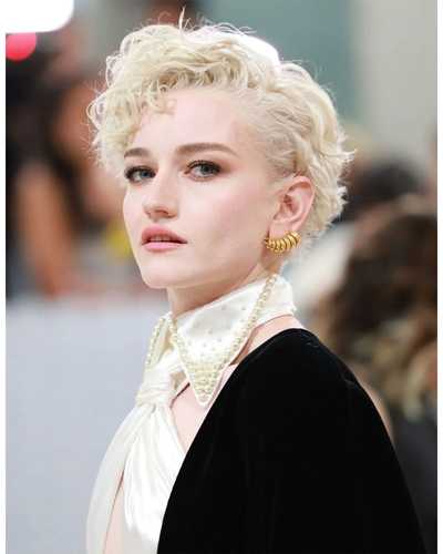 Julia Garner será Madonna