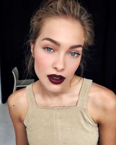 Labial ciruela
