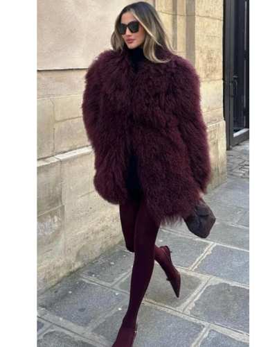 Outfits con abrigos de peluche