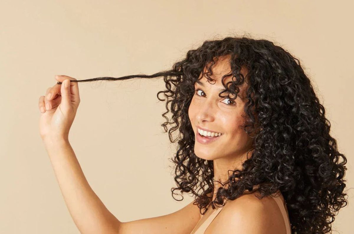 Cabello rizado y sano: lo que sí y lo que no debes hacer