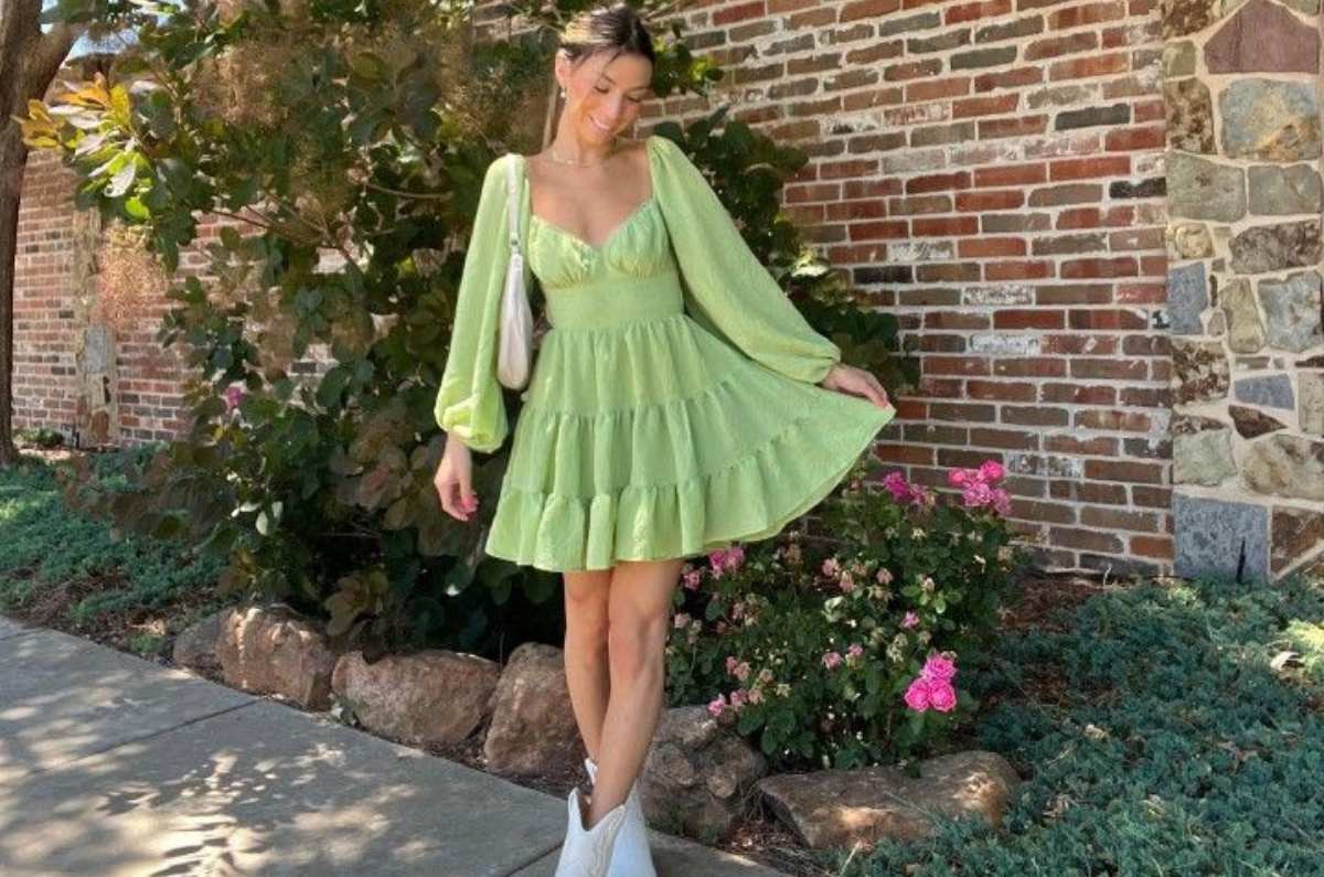 Looks con vestidos babydoll de los 60 para un estilo vintage elegante