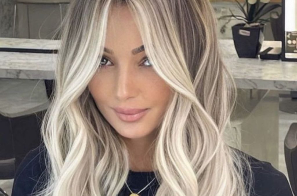 Balayage rubio platinado