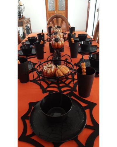 Decoración de Mesa de Halloween con temática de arañas