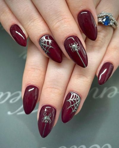 Diseños de Halloween con telarañas en color plateado