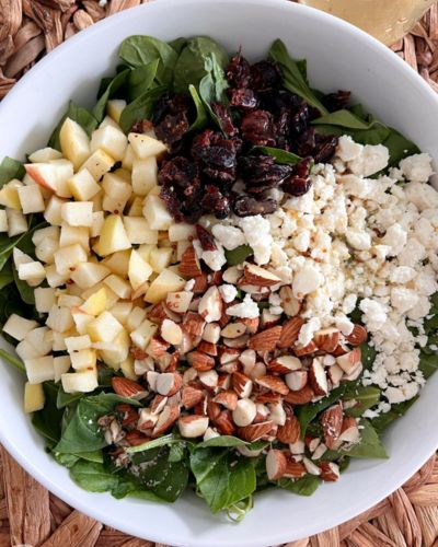 ensalada de manzana con arandanos