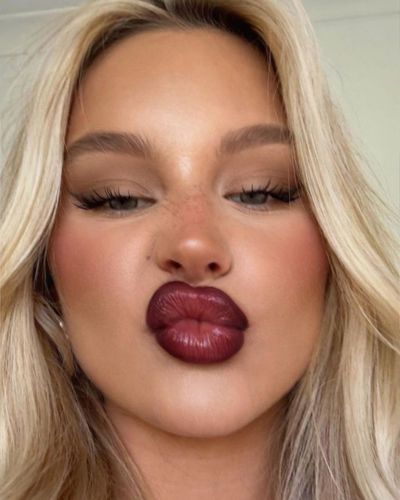 Brillo de labios marrón