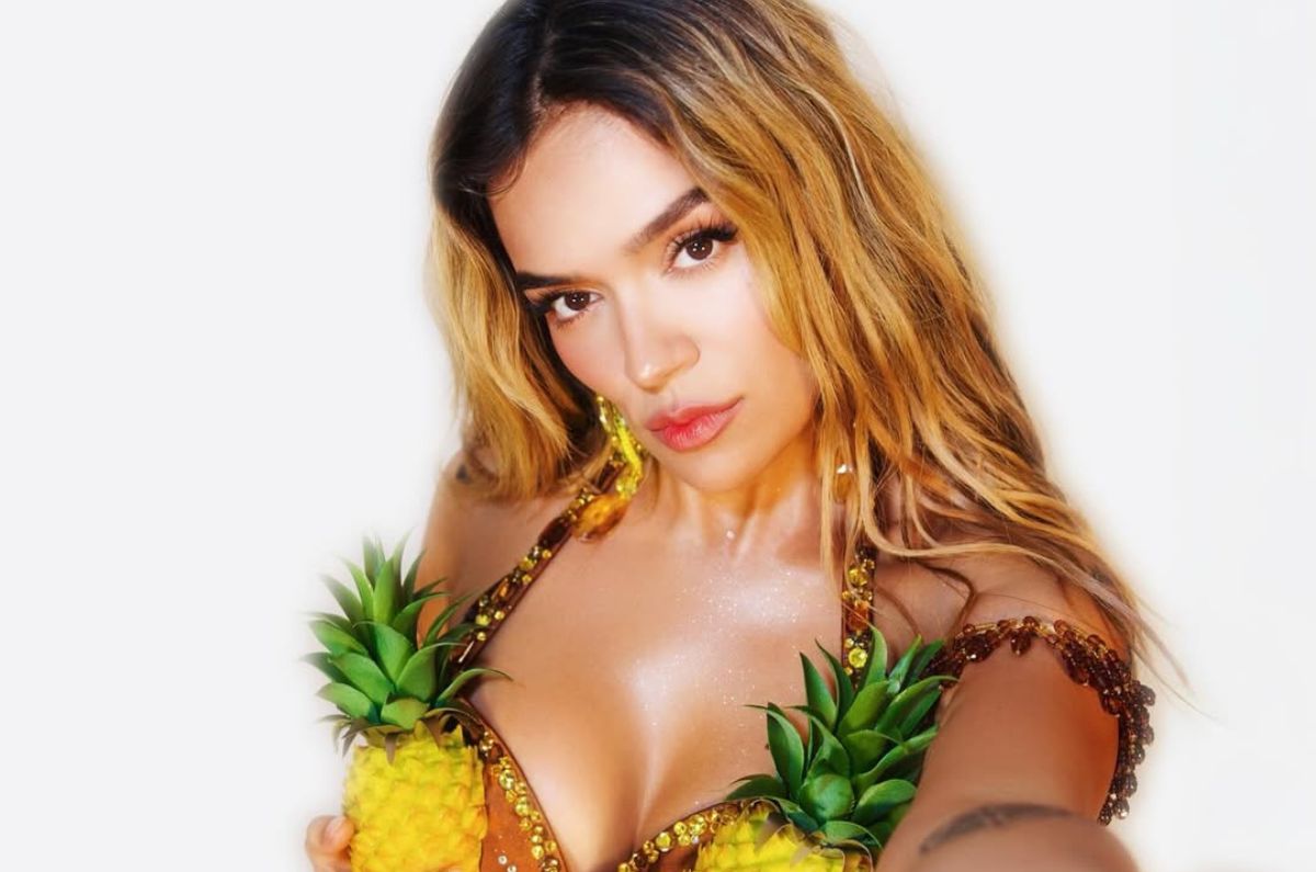 Así fue el debut de Karol G como ángel en el Victoria’s Secret Show 2025