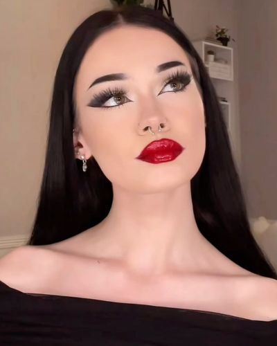 Look de ojos gótico