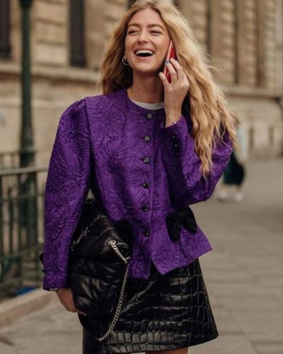 Morado intenso, el color de temporada otoño 2025