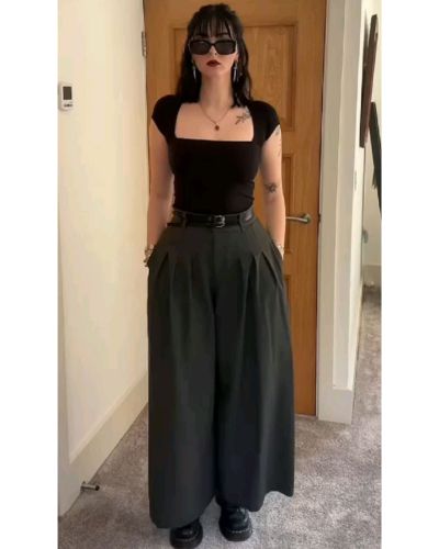 Outfits inspirados en el estilo de Merlina