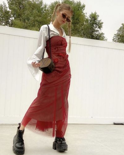 Outfits inspirados en el estilo de Merlina