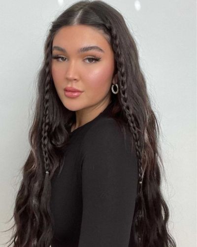 Mini trenzas con cabello largo 