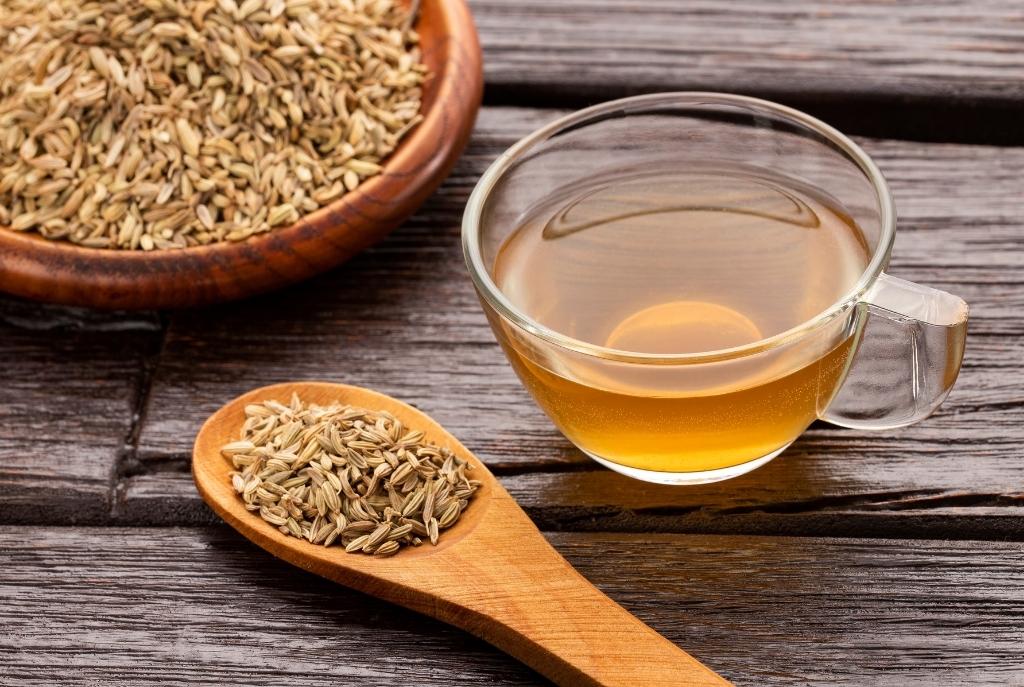 Hinojo como té para ayudar a controlar los cólicos