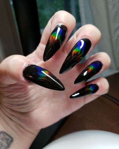 Esmalte negro con efecto tornasol