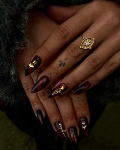 Efecto aura en color rojo con detalles en dorado