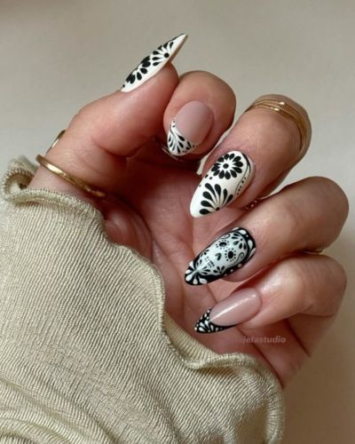 Diseños de Día de Muertos en blanco y negro estilo talabera