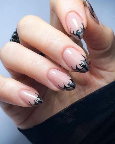 Tendencias de uñas para Halloween en negro