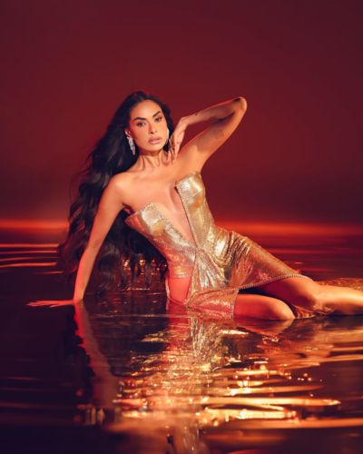 Vestido dorado de Galilea Montijo  