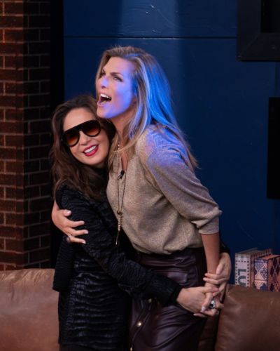 Yolanda Andrade con Monserrat Olivier