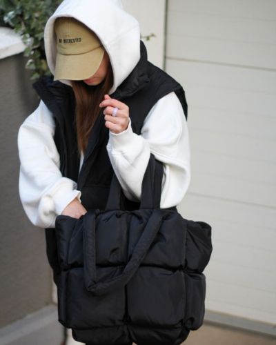 Mini bolso acolchado: textura clave del invierno. 