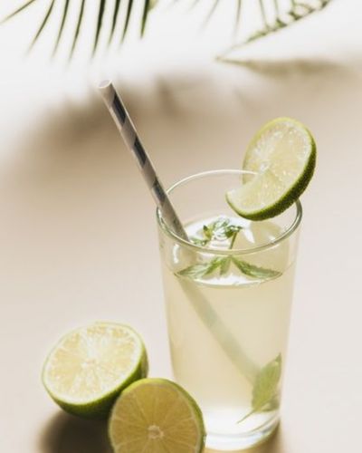 agua con limón 
