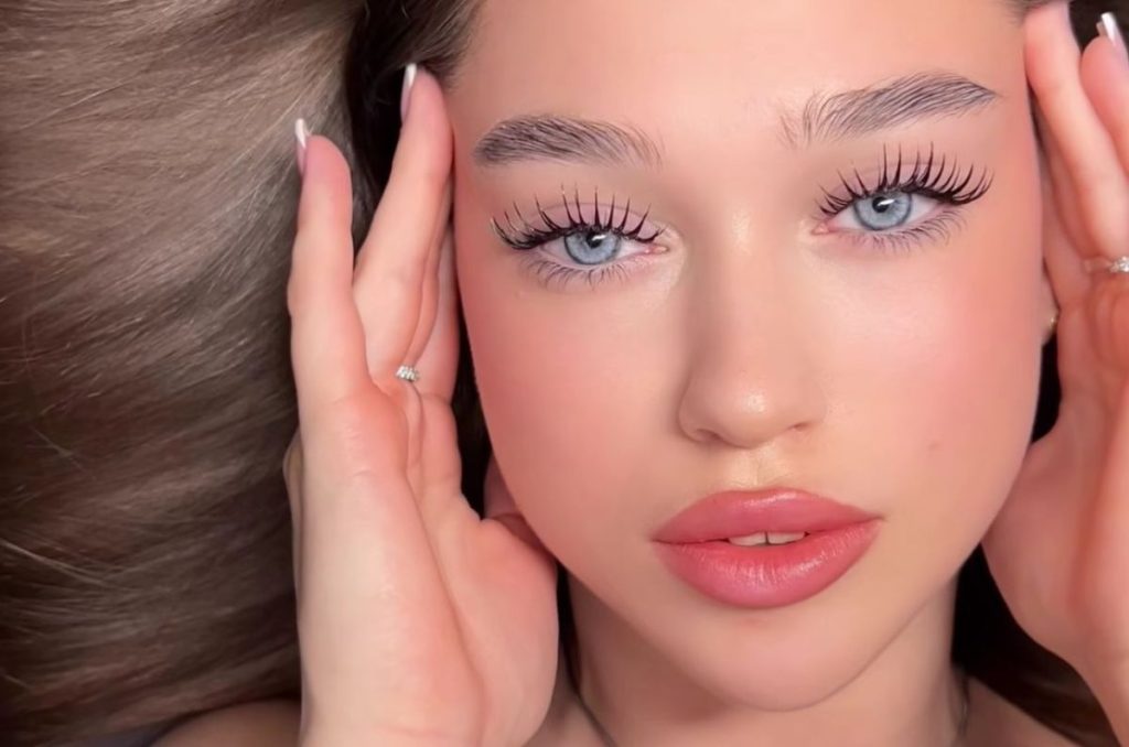 Maquillaje natural con pestañas extralargas, qué alimentos comer para conseguir este look