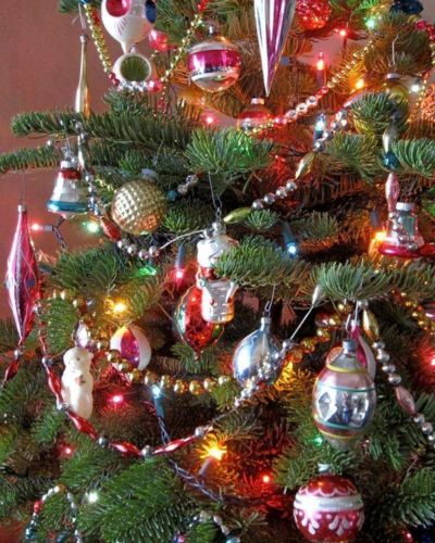 Elementos en árbol de Navidad