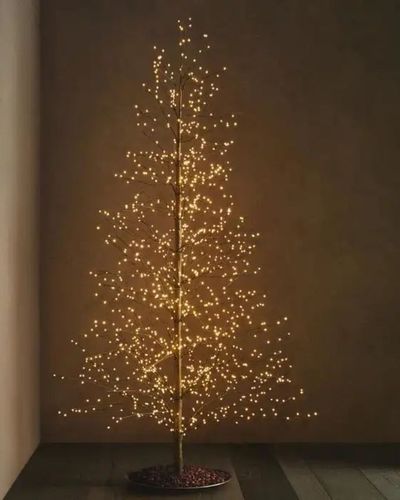 árbol con luces