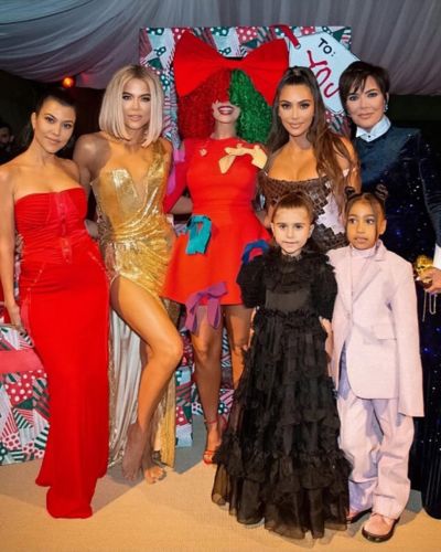 Sia y Las Kardashians en Navidad
