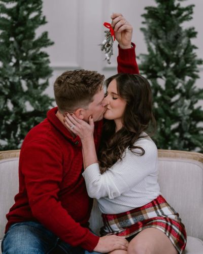 Beso bajo el muerdágo