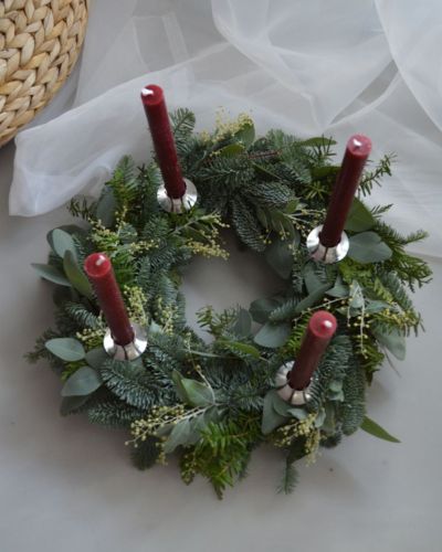 Elementos de la corona de Adviento 