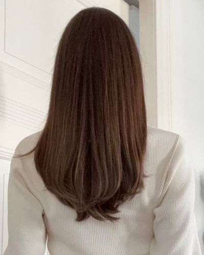 Corte U en melena mediana