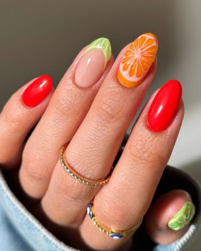 Uñas frutales para el concierto de Bad Bunny