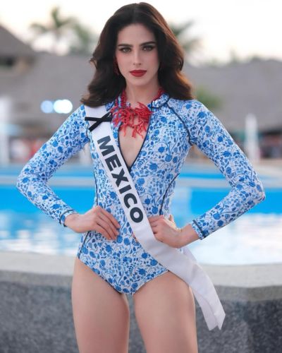 Fátima Bosch en desfile de traje de baño