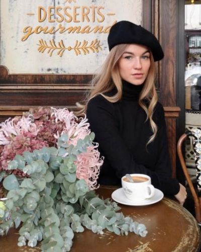 Looks con boina negra 