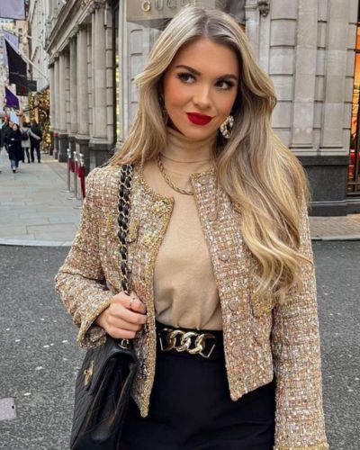 Cómo accesorizar suéteres de cuello alto