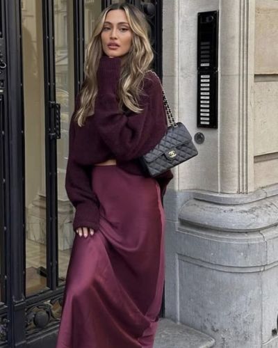 Falda satinada + suéter cuello de tortuga