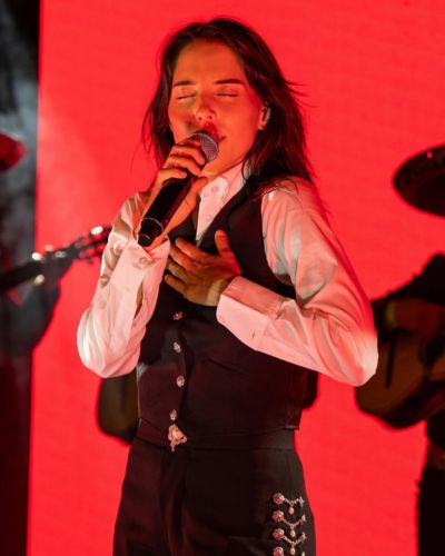 Majo sobre el escenario