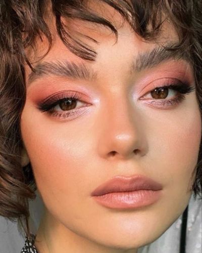 Maquillaje de ojos ombré en colores neutros