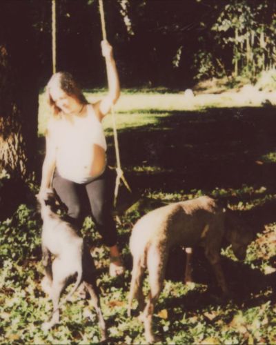 Intérprete de "Hasta la raíz" embarazada