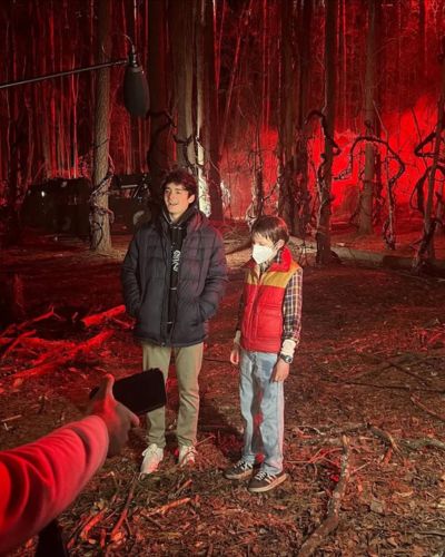 Noah Schnapp y su doble de Will Byers en Stranger Things 5