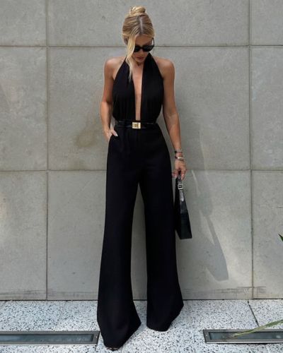 Enterizo color negro de cuello halter