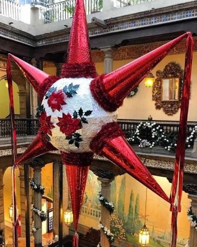 piñata navideña