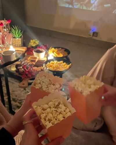 Noche de películas con amigas