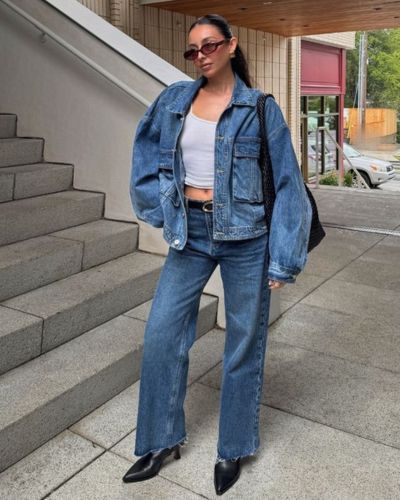 Look de mezclilla + top blanco