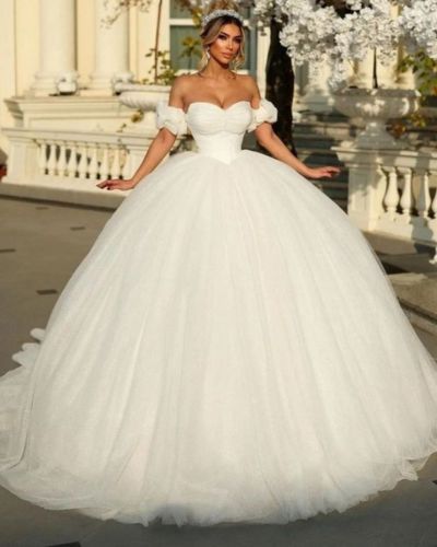 Vestidos de novia 2026: corte ball gown