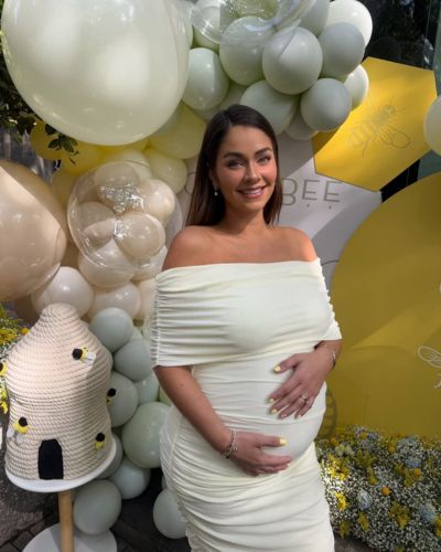 Claudia Martín en el baby shower de su bebé