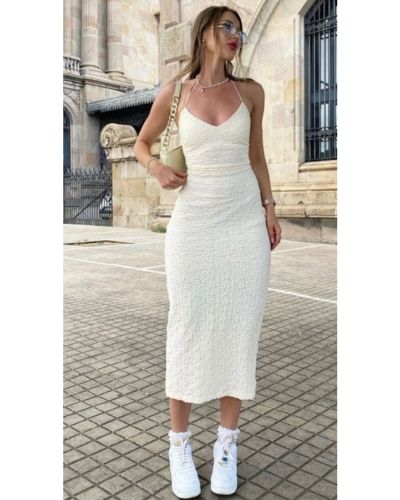 Look deportivo en el color del año 2026