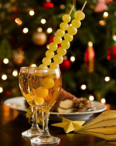 Ideas para comer uvas en Año Nuevo: brochetas en champagne